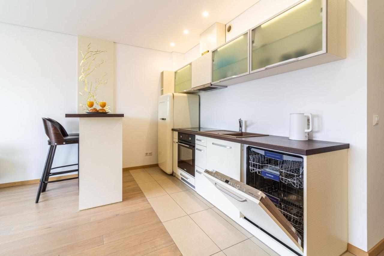 Cohost I Sunny Center Apt, Covered Parking, Balcony & Self Check-In Каунас Экстерьер фото